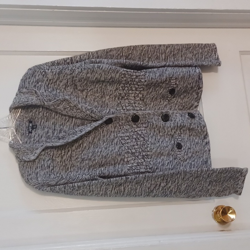 Apt. 9 sweater women's size medium black and white